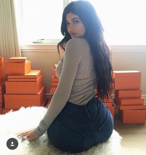 Kylie Jenner Takes A Sexy Photo Showing Her Big Butt- See Here - Romance -  Nigeria