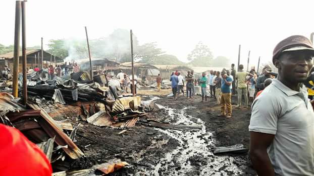 Fire Razes Down Popular Timber Market,Nnewi,Anambra State(photos ...