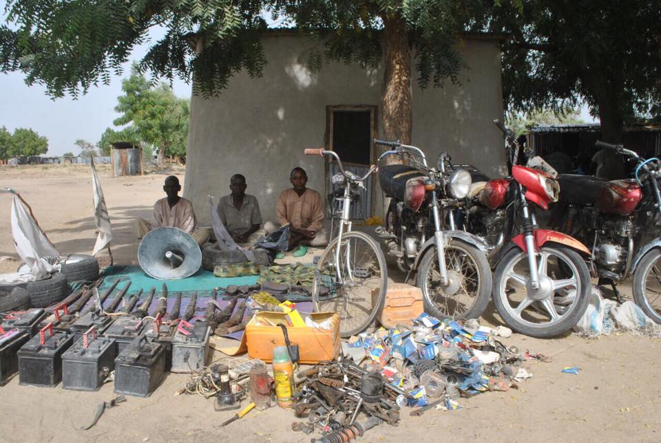 Welcome To Victor Haruna's BLOG: Soldiers Recover Weapons From Boko