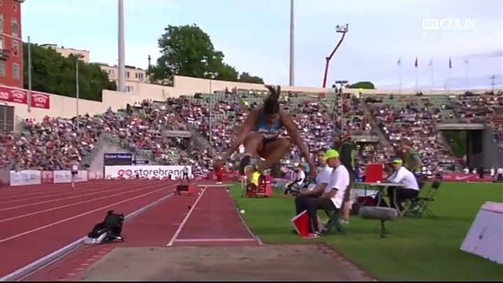 Long jump clearance wig came off