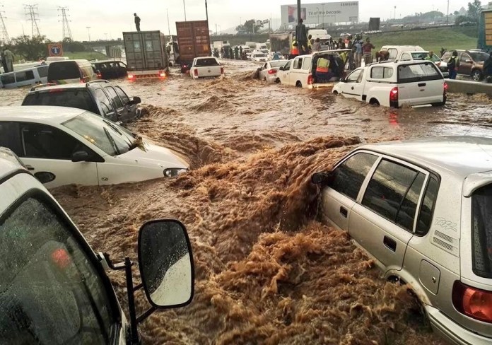 flood-leaves-82-dead-5-million-stranded-properties-nigeria