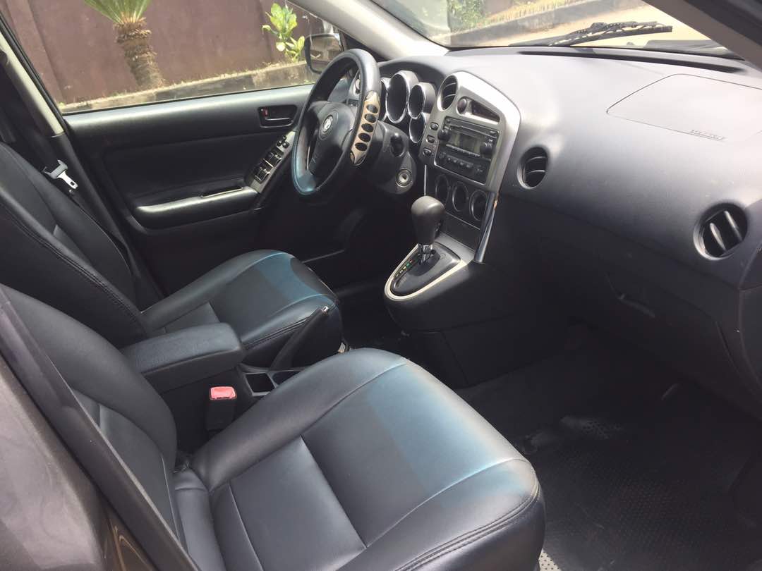 Super Clean Toyota Matrix 2006 Leather Interior Available