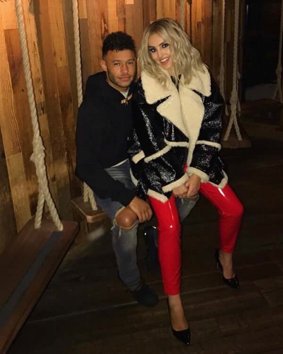 Liverpool Fc's Alex Oxlade-chamberlain Flaunts His Girlfriend (pictures ...
