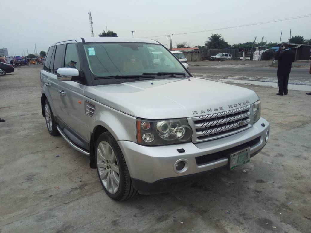 Sold: Sharp Used Range Rover Sport Supercharged For N3.5m (lagos