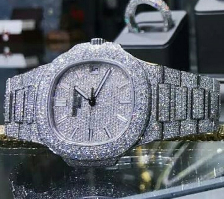 Fake patek hotsell philippe diamond watch