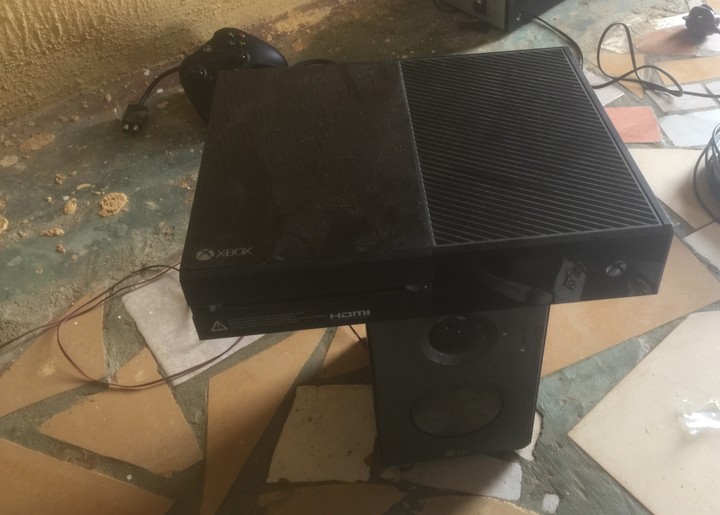 Xbox One(hack)for Sale With Accessories And Games - Video Games And Gadgets  For Sale - Nigeria