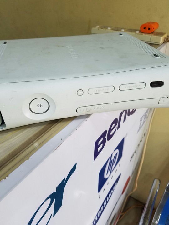 Xbox 360 (128gb)with Mic And Cds For Cheap - Technology Market - Nigeria