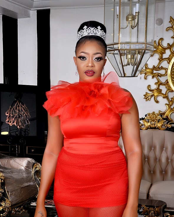 Eve Esin Celebrates Her 32nd Birthday With Beautiful Photos ...