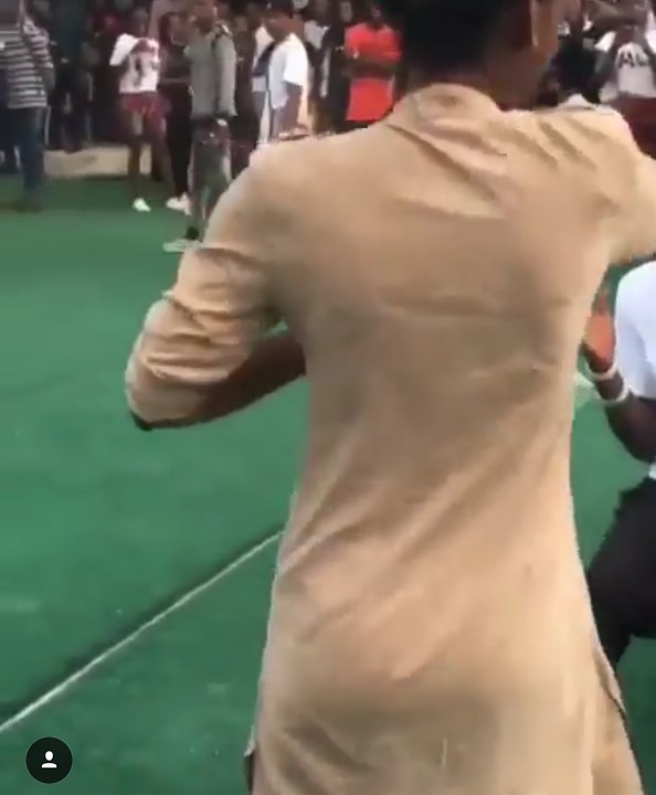 Lady Took off her Bra In Public, Goes Braless for 15k - Celebrities -  Nigeria