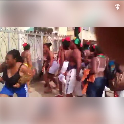 2 Young Ladies Fighting in class, panties exposed, video goes viral  (Photos) - Crime - Nigeria