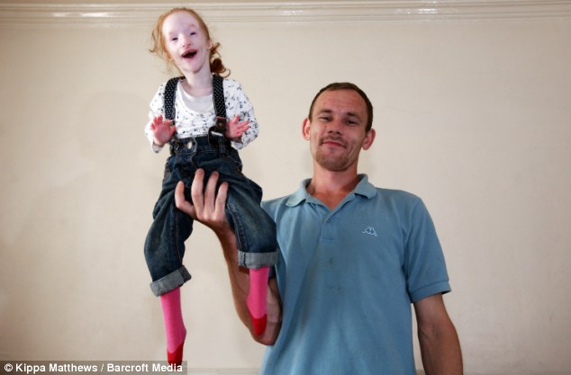 Meet The Worlds Smallest Girl Charlotte Garside At Just 68cm Tall Entertainment Nigeria