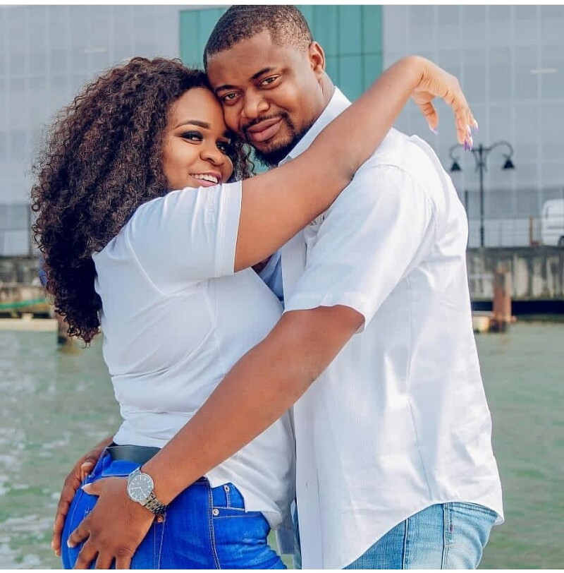 Man Grabs His Fiancées Backside In Pre Wedding Pictures Romance Nigeria 9469