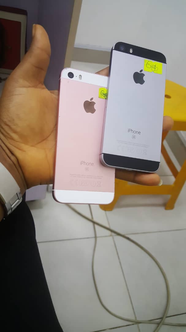 Uk Used Iphone SE 64gig Selling For 45k,call 08038940607 - Technology  Market - Nigeria