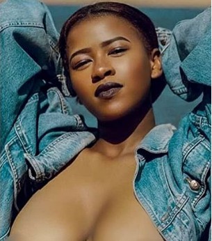 The Boob Movement Author And Her Stunning Boobs Present In New Sultry  Photograph - Celebrities - Nigeria