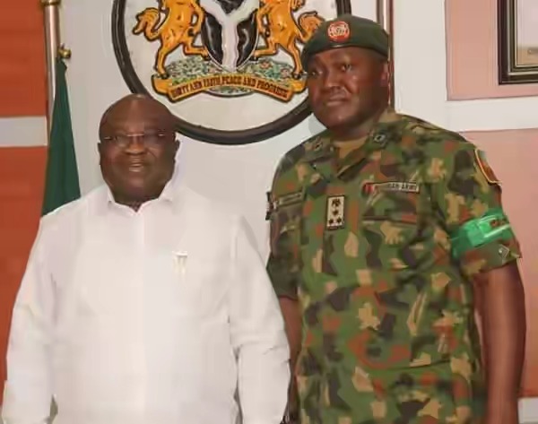 Gov. Ikpeazu Receives Major-general Abubakar Sadiq In Abia(photos ...