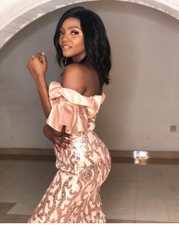 Simi Flaunts Her Backside In Gorgeous Outfit - Celebrities - Nigeria