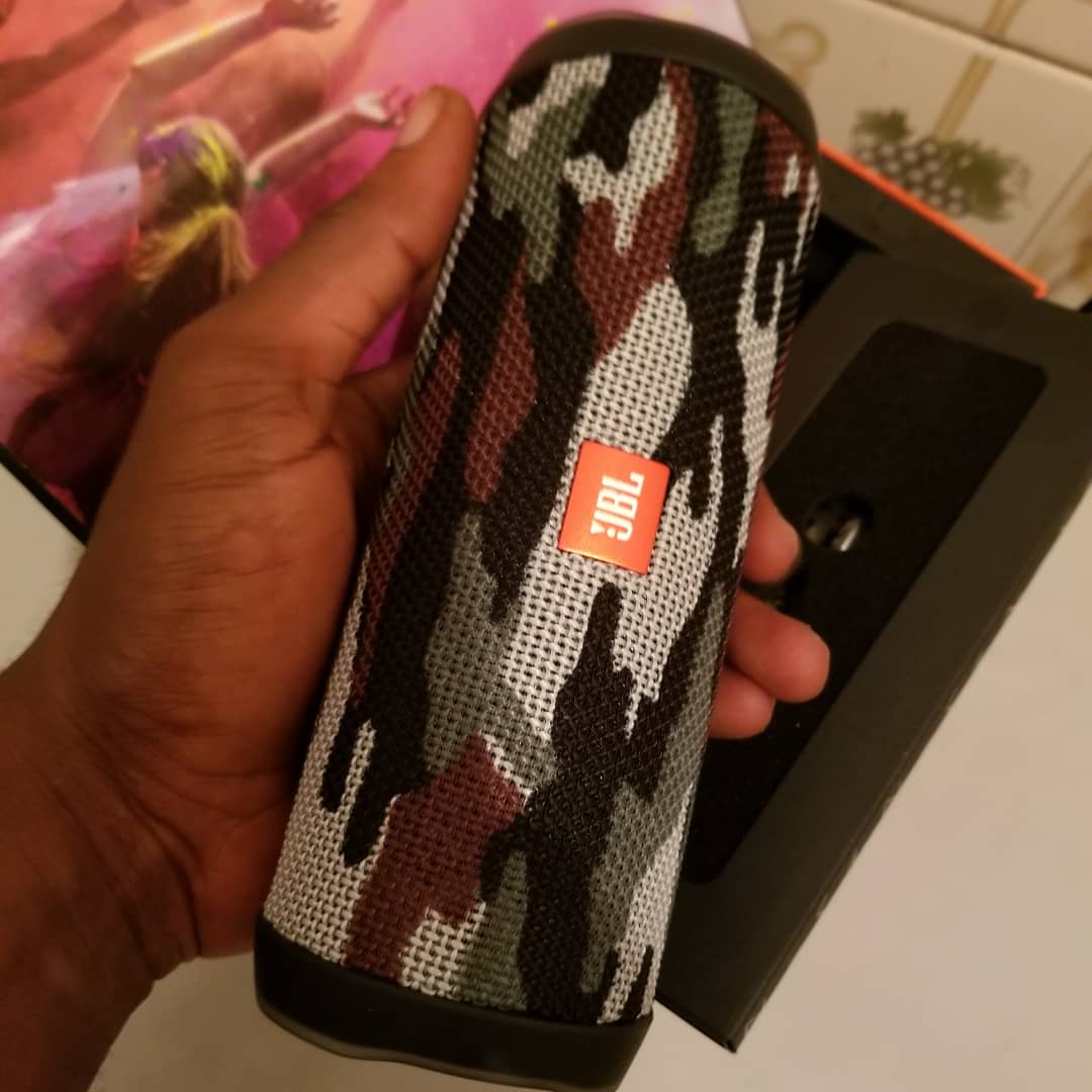 Дисплей flip 4. JBL Flip 4 Camouflage. JBL Flip 4 камуфляжная. JBL Flip 6 камуфляж. JBL Flip 6 серый камуфляж.