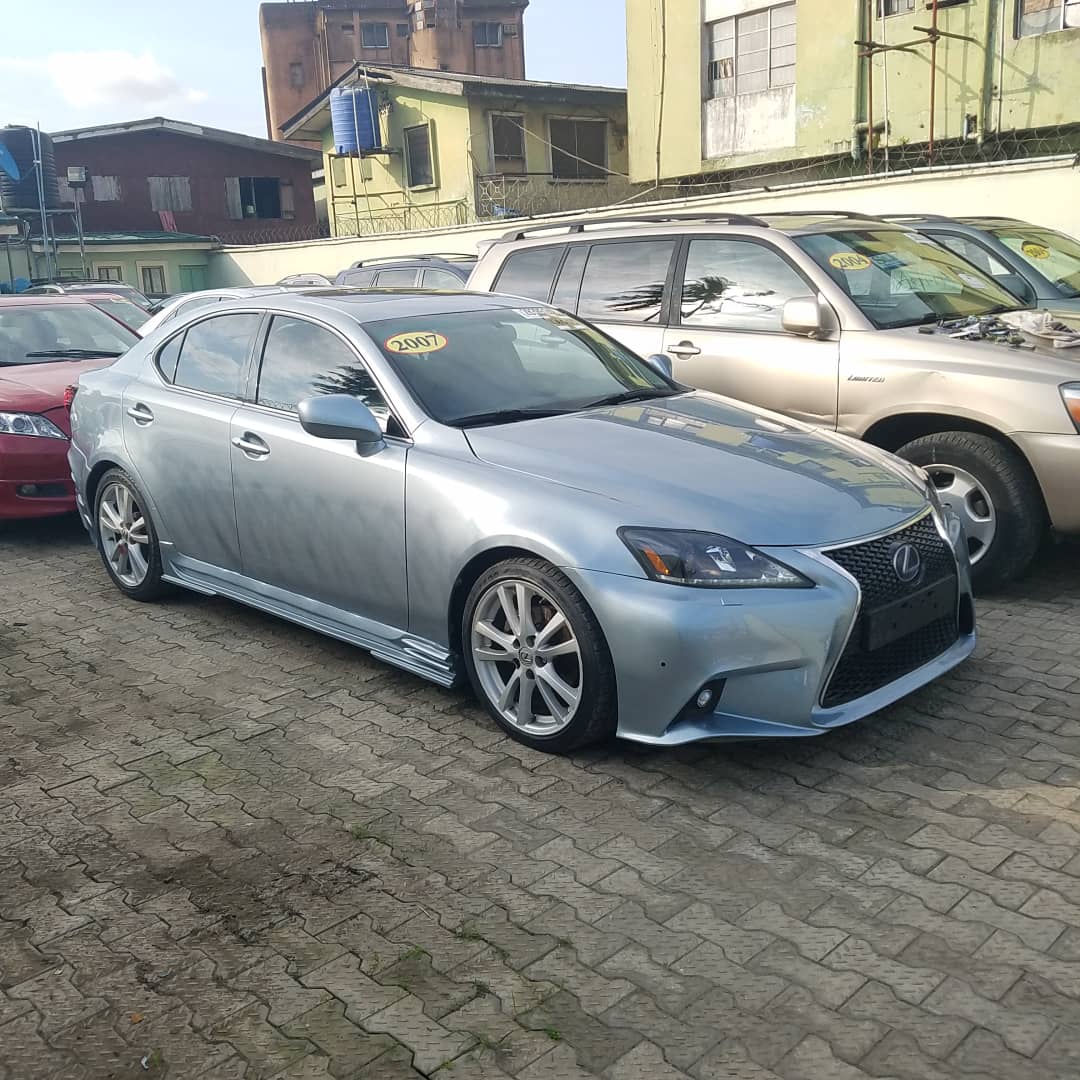 Lexus is250 2000