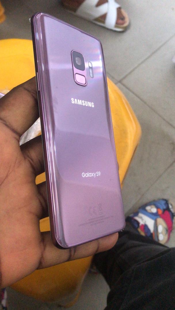 Lots of uk used Samsung galaxy S9 .all colors available,call 08038940607 -  Technology Market - Nigeria