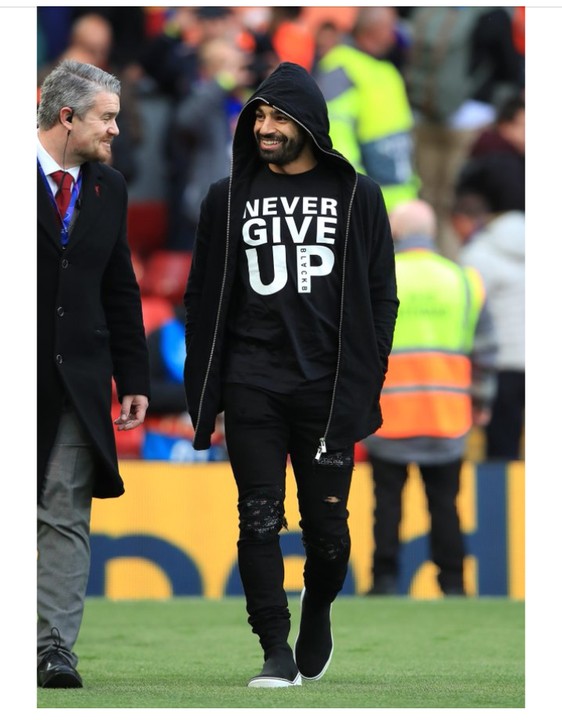 Mo Salah Never Give Up - Mo Salah Liverpool - T-Shirt