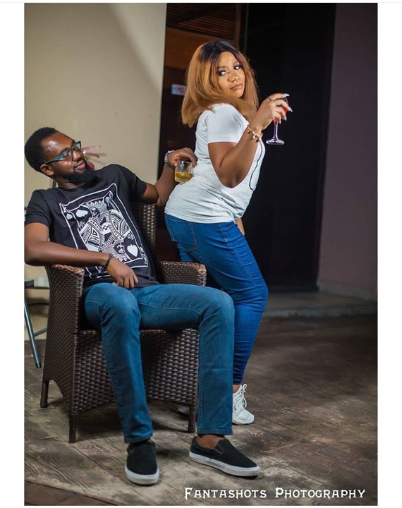 Man Get Confused As His Fiancee Poses Her Backside For Him In Pre Wedding Photos Romance Nigeria 4550