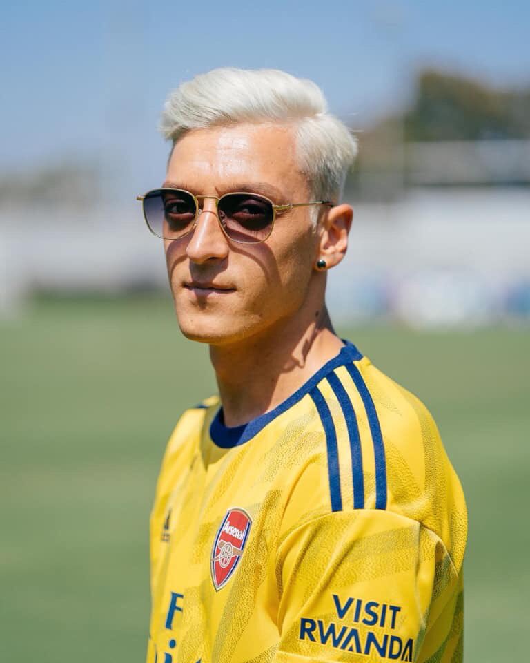 Mesut Ozil Dyed Hair After Losing Bet To Lacazette 
